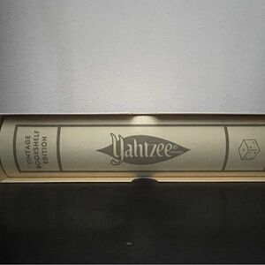 Yahtzee Vintage Bookshelf Edition